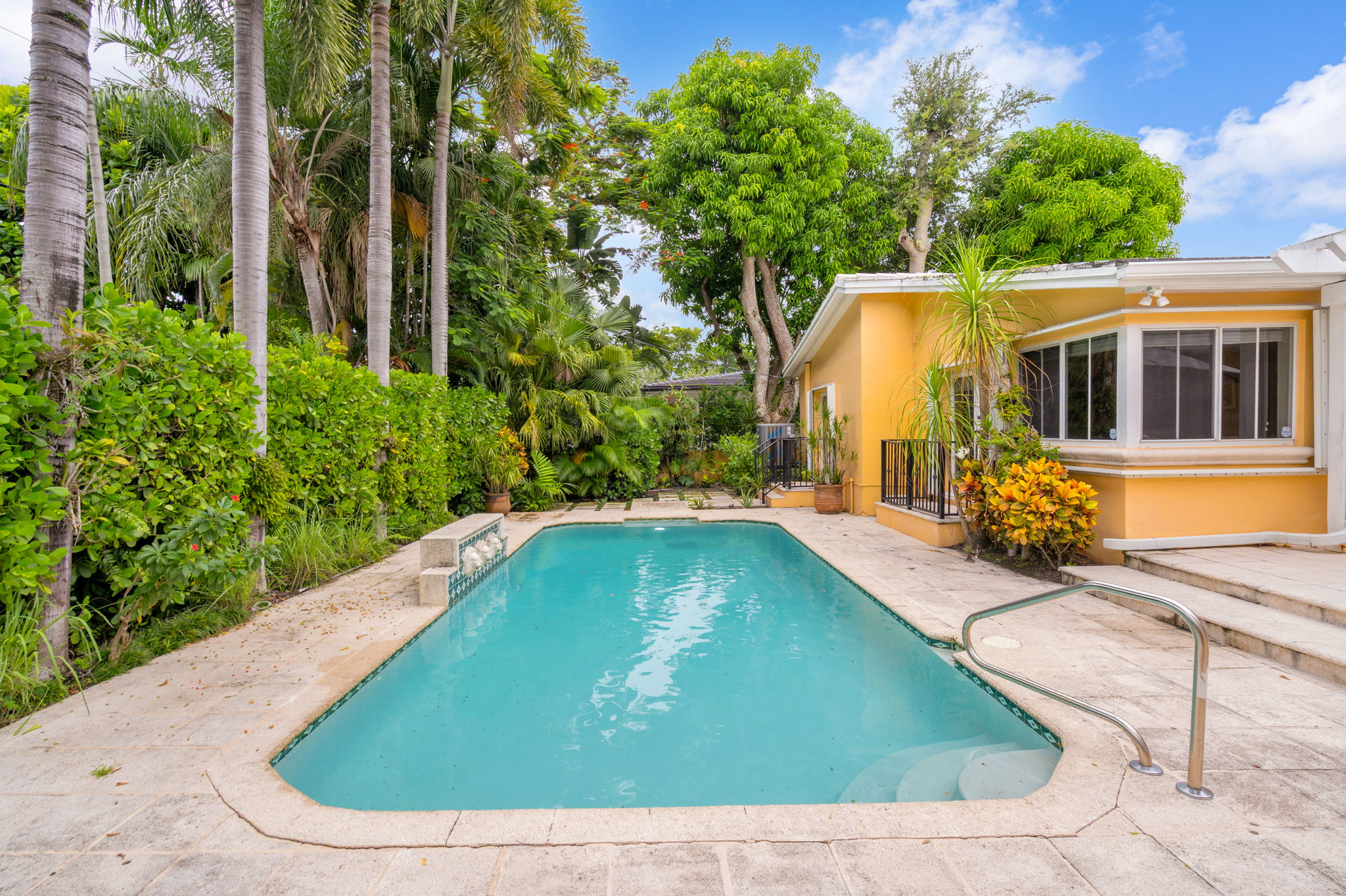  Photo 44