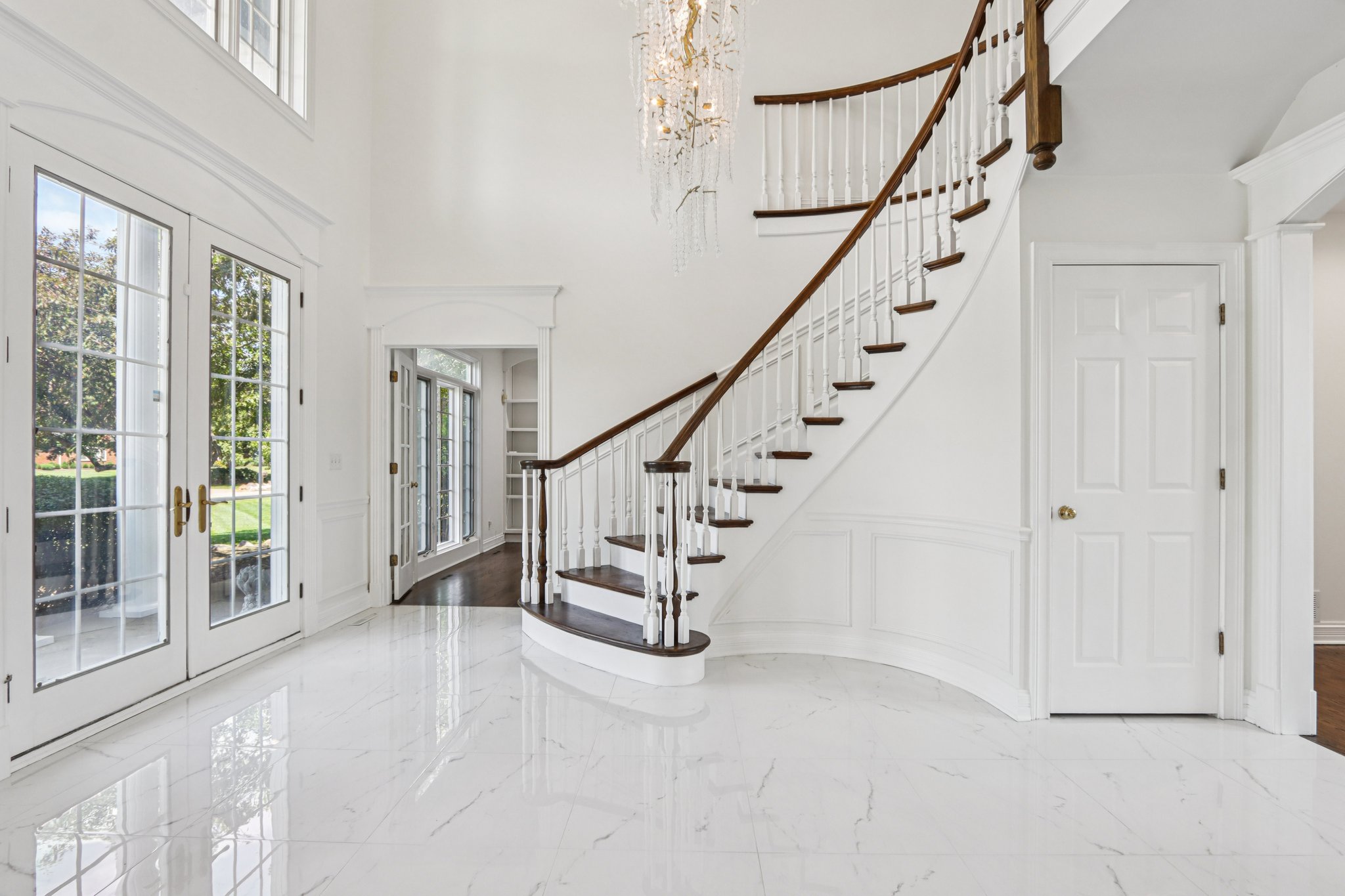 Oakwood Manor Dr-005.jpg