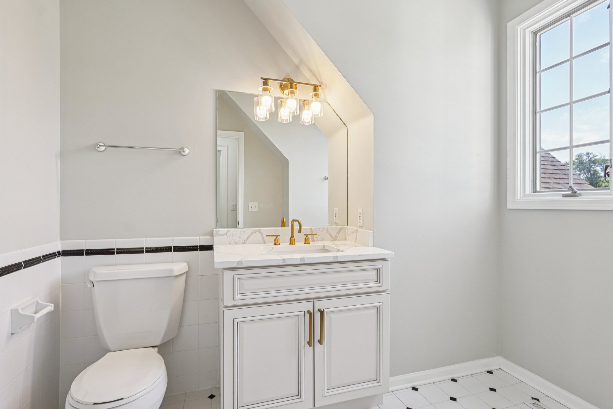 Oakwood Manor Dr-041.jpg