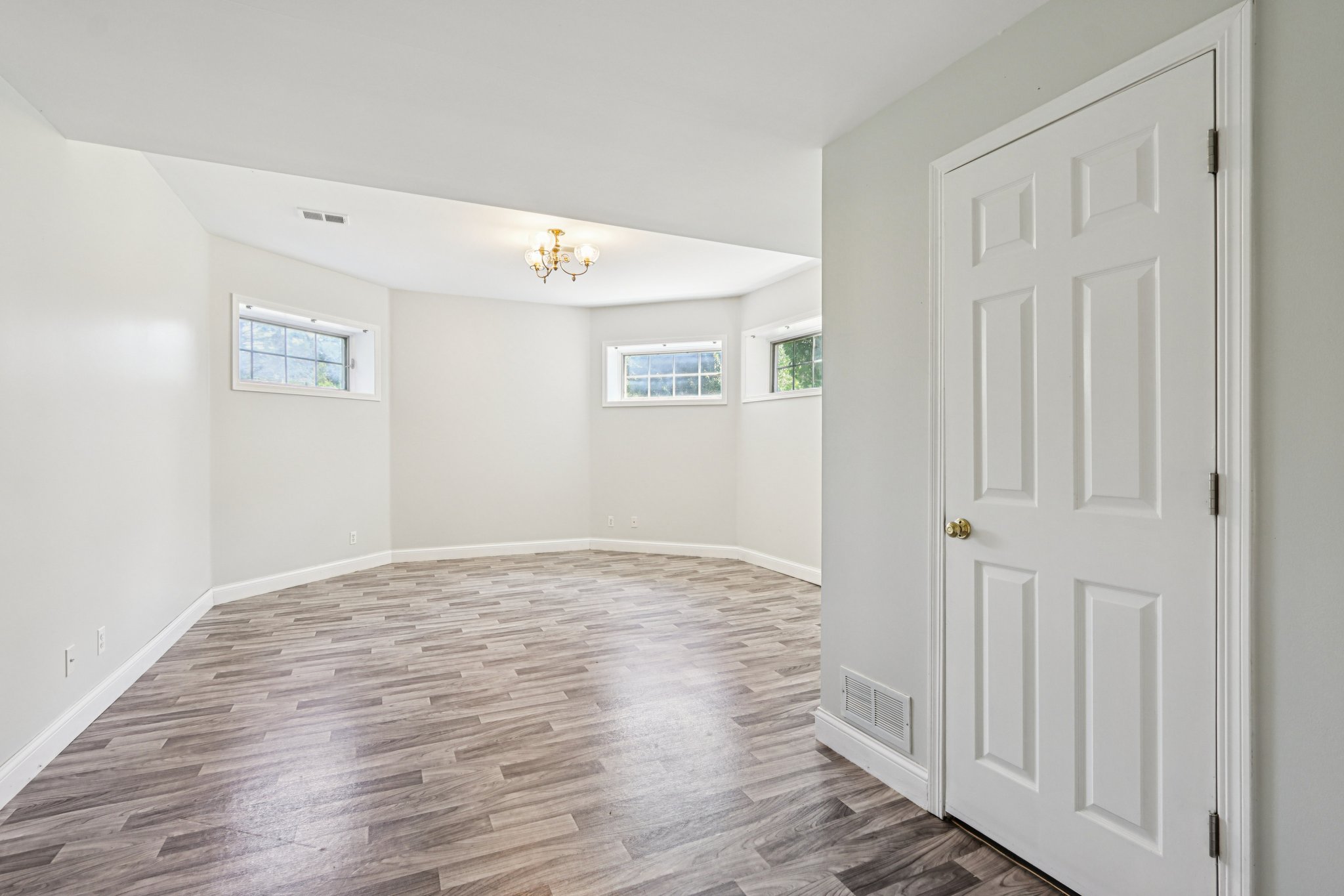 Oakwood Manor Dr-063.jpg