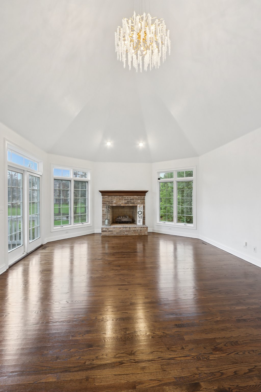 Oakwood Manor Dr-S2407-1-013.jpg