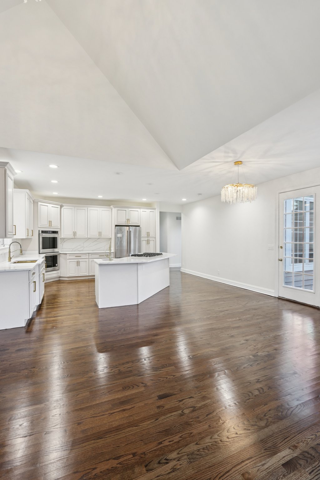 Oakwood Manor Dr-S2407-1-016.jpg