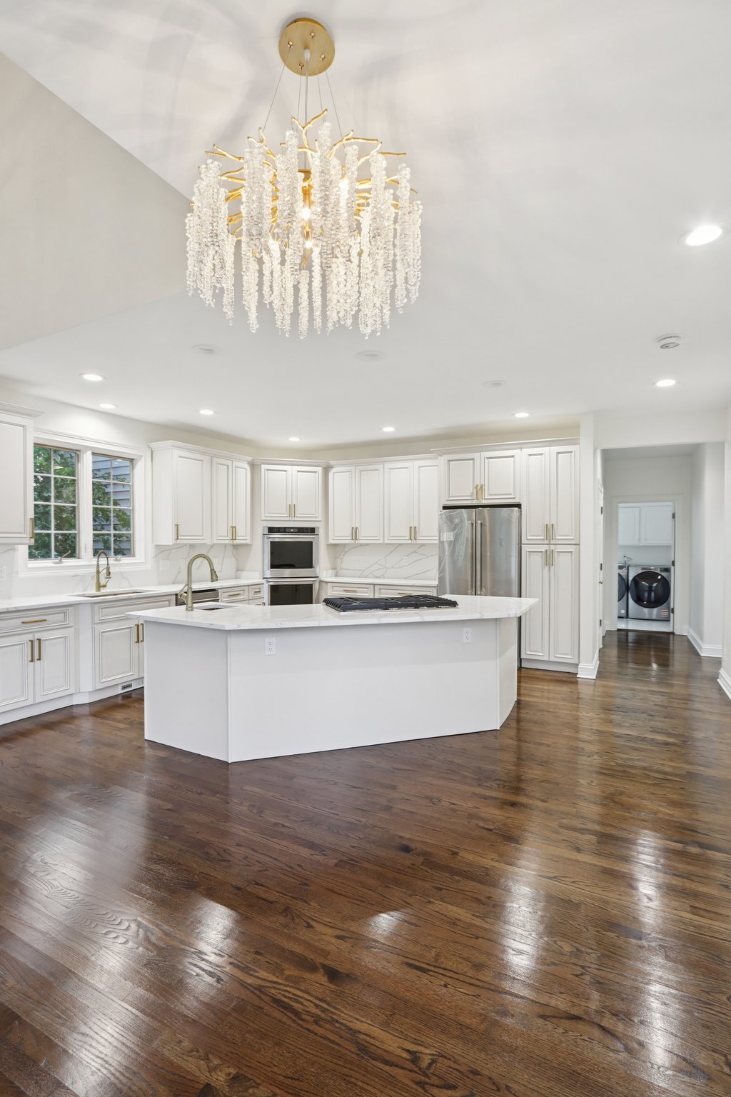 Oakwood Manor Dr-S2407-1-017.jpg