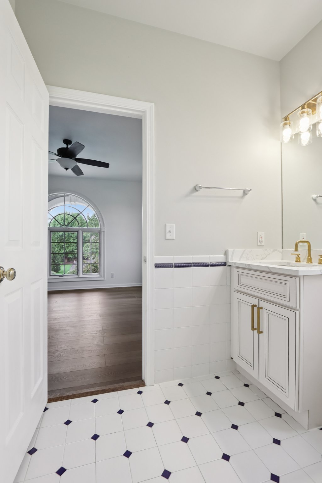 Oakwood Manor Dr-S2407-1-020.jpg