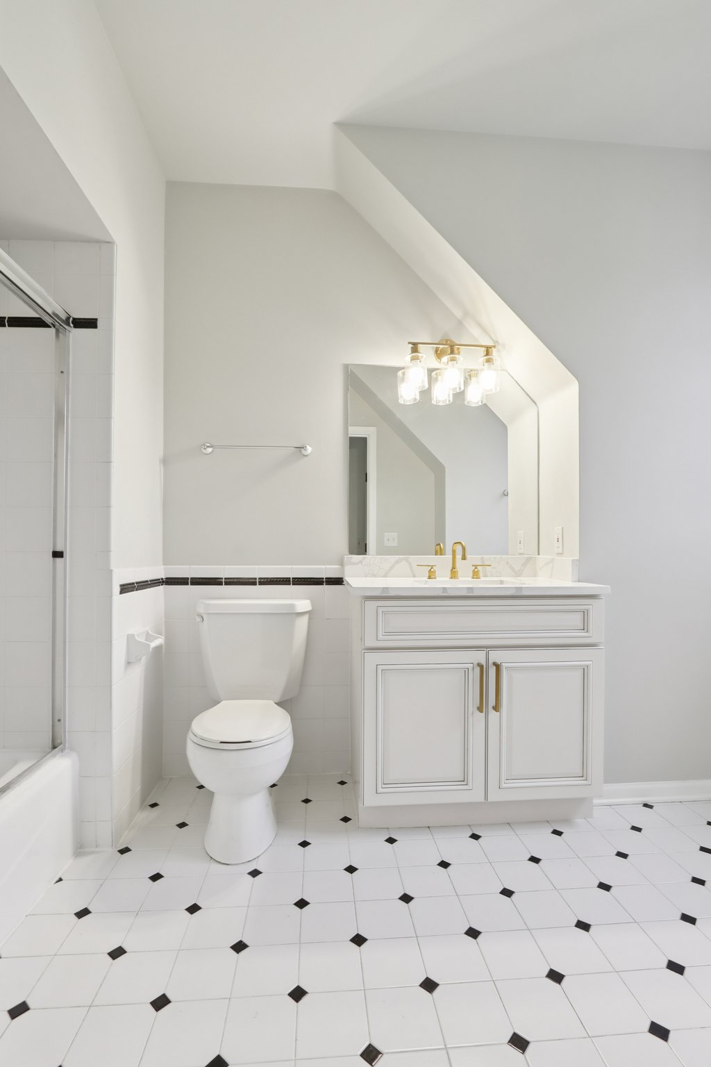 Oakwood Manor Dr-S2407-1-022.jpg