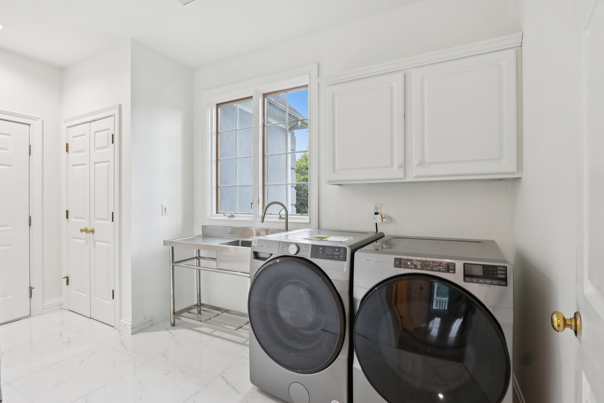 Oakwood Manor Dr-S2407-1-026.jpg