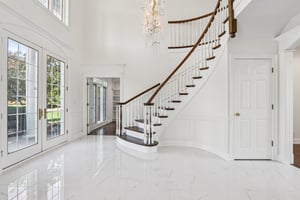 Oakwood Manor Dr-005.jpg