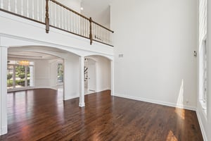 Oakwood Manor Dr-007.jpg