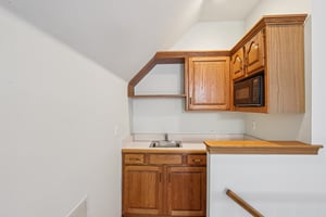 Oakwood Manor Dr-038.jpg