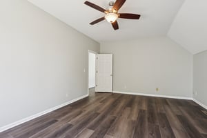 Oakwood Manor Dr-040.jpg