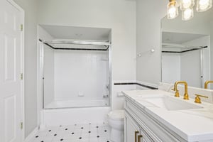 Oakwood Manor Dr-042.jpg