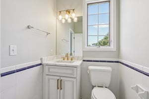 Oakwood Manor Dr-050.jpg