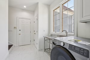 Oakwood Manor Dr-054.jpg