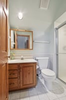 Oakwood Manor Dr-S2407-1-023.jpg