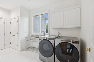 Oakwood Manor Dr-S2407-1-026.jpg