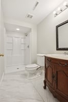 Oakwood Manor Dr-S2407-1-028.jpg