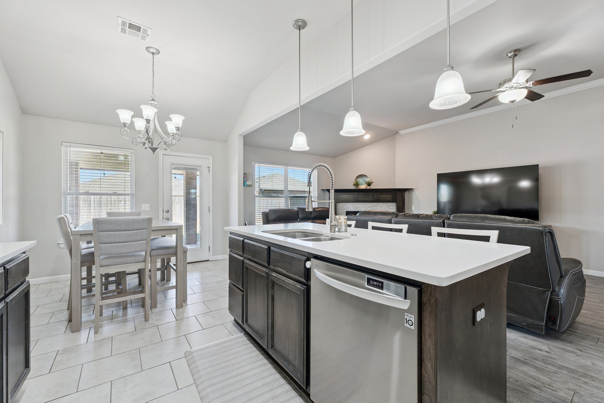6609 NW 157th St_019.jpg