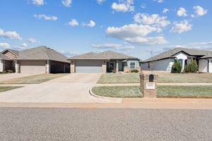 6609 NW 157th St_001.jpg