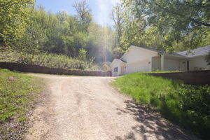  Photo 32