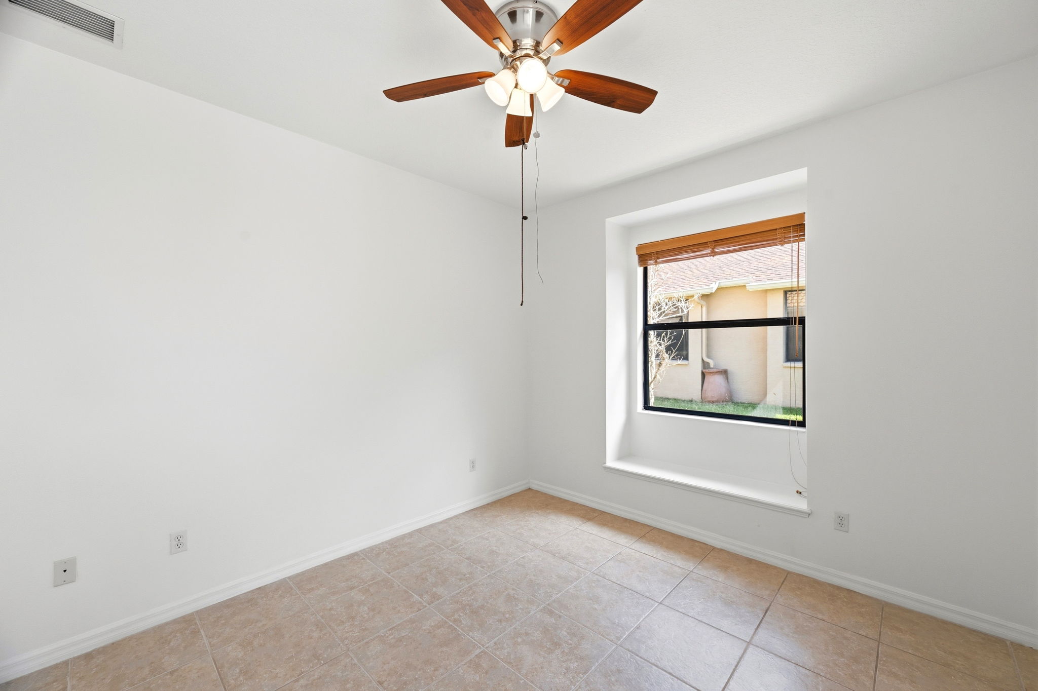 Interiors (36)