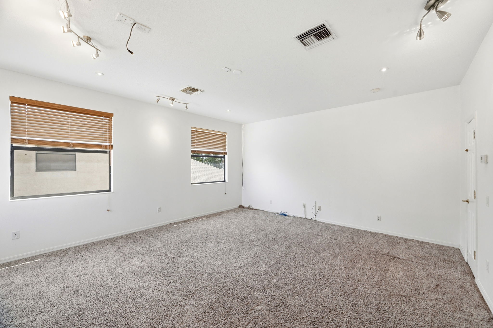 Interiors (57)