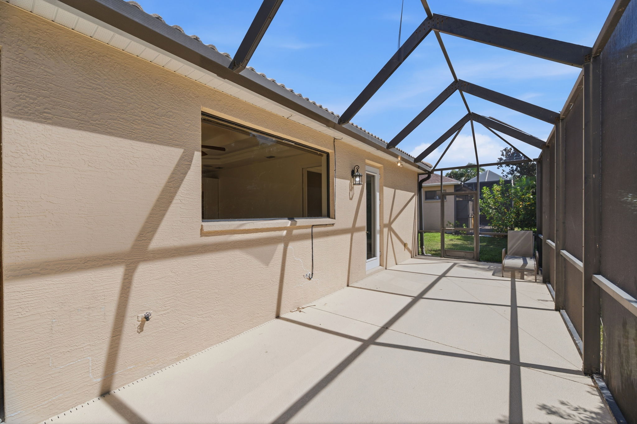 Rear Exteriors (8)