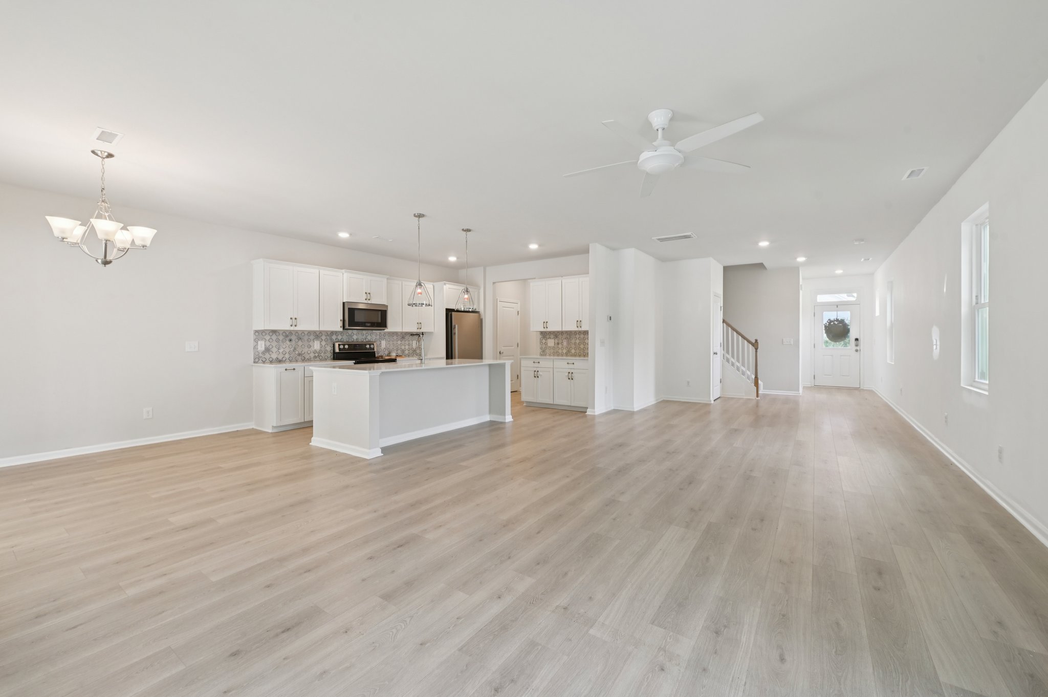 Bunker Hill Dr-S2108-006.jpg