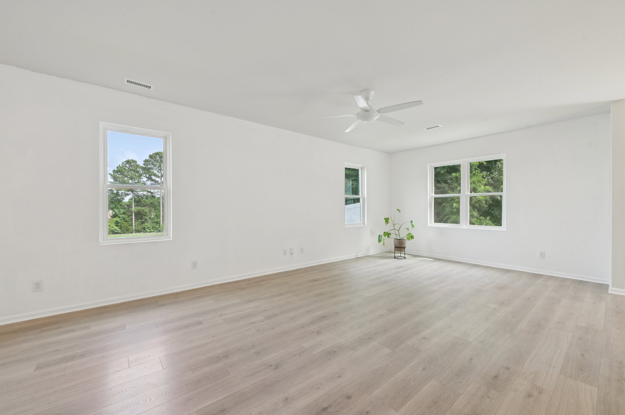 Bunker Hill Dr-S2108-008.jpg