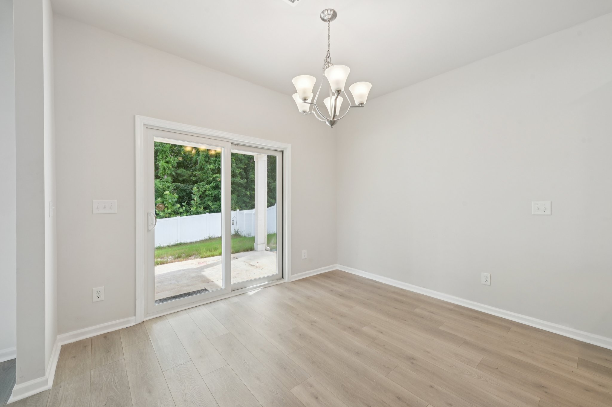 Bunker Hill Dr-S2108-009.jpg