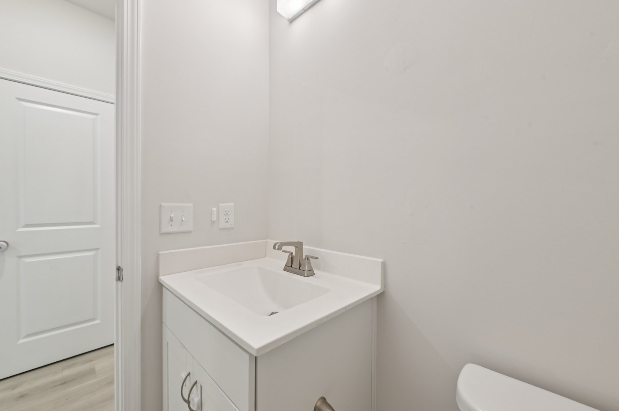 Bunker Hill Dr-S2108-014.jpg