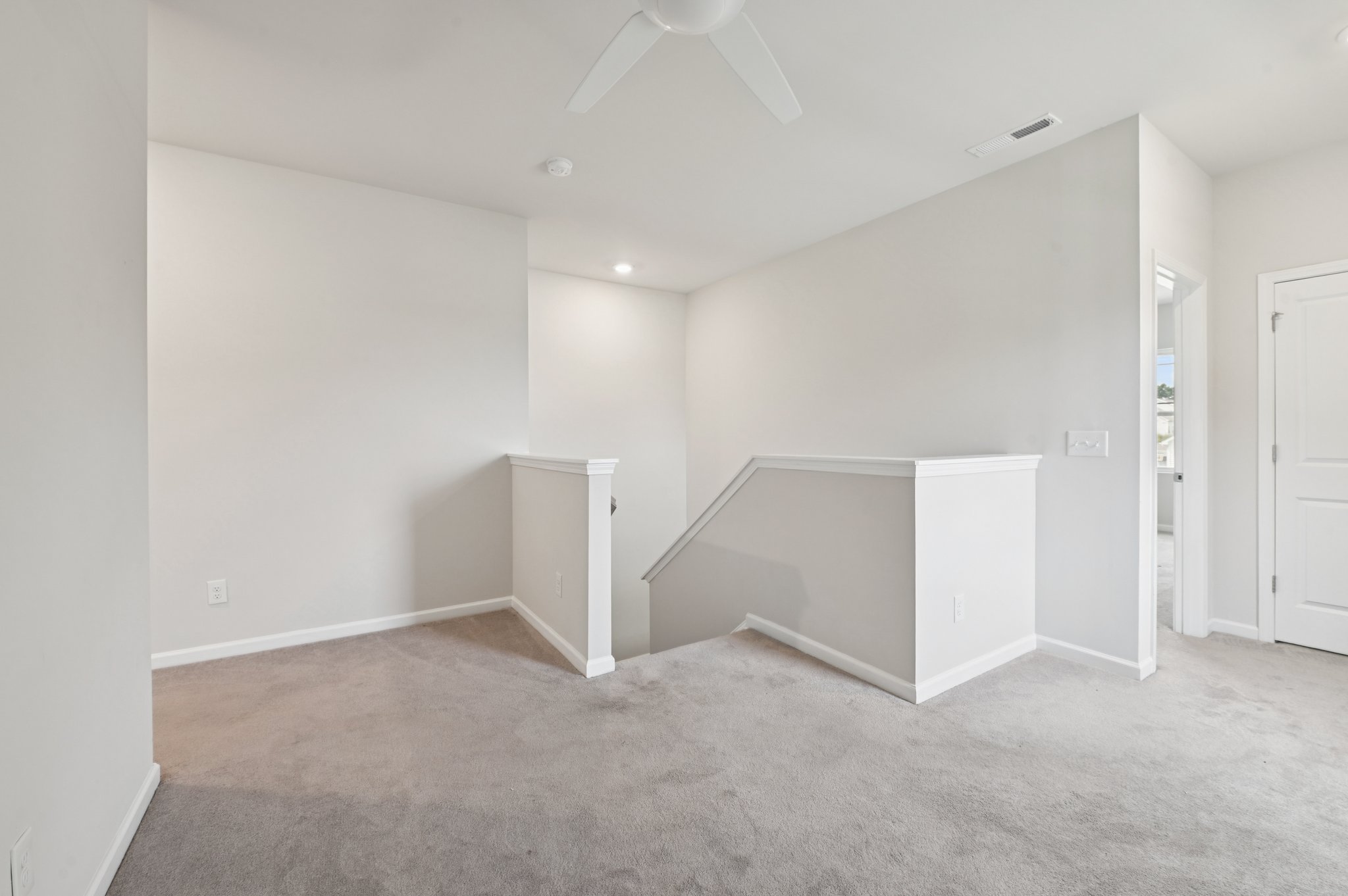 Bunker Hill Dr-S2108-017.jpg
