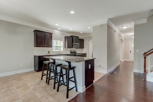 Kitchen/Breakfast Bar