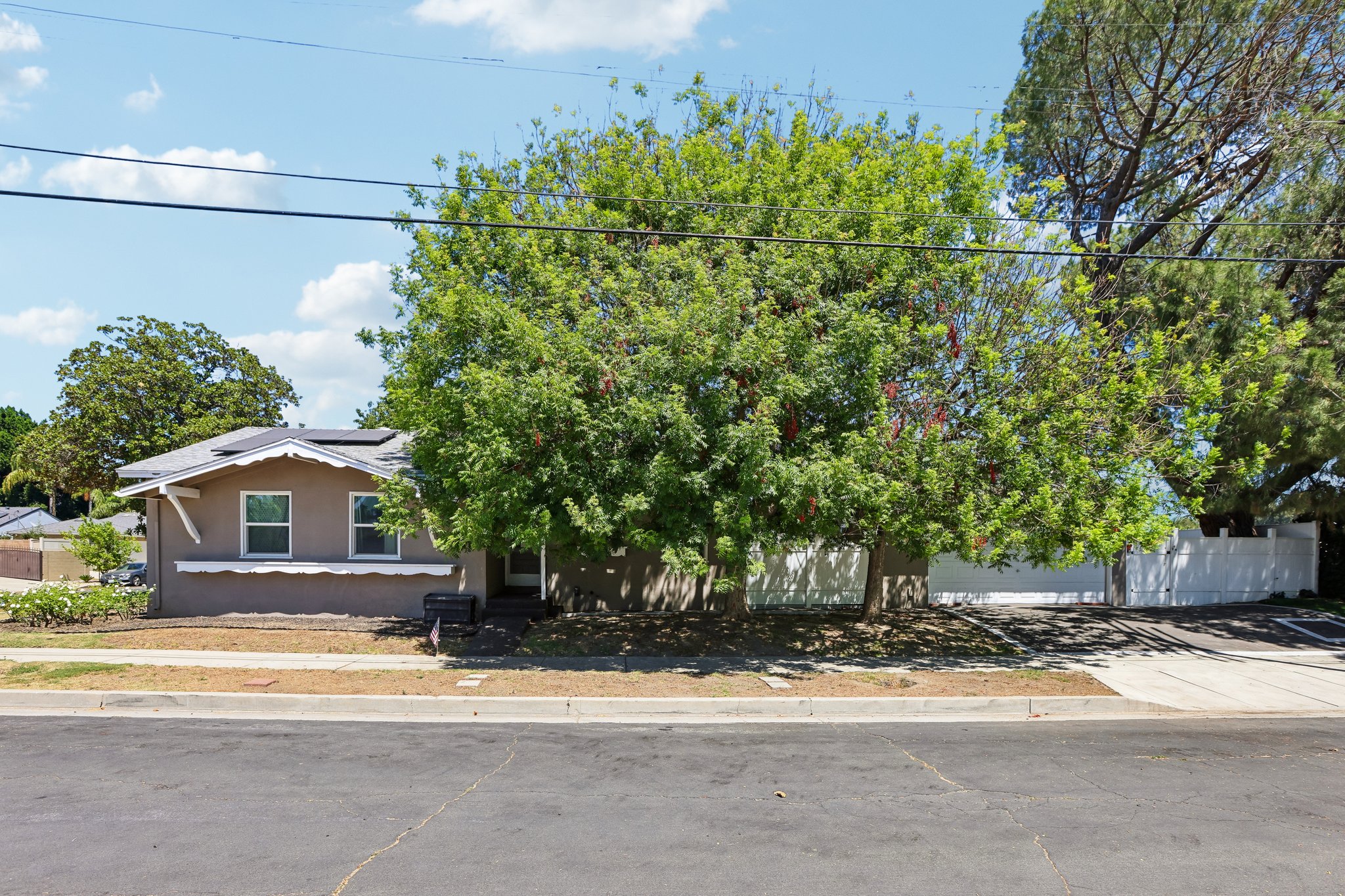 Yolanda Ave-S1107-002.jpg