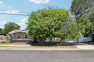 Yolanda Ave-S1107-002.jpg