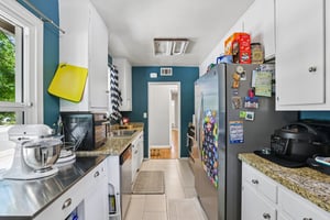 Yolanda Ave-S1107-008.jpg