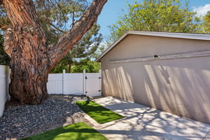 Yolanda Ave-S1107-028.jpg