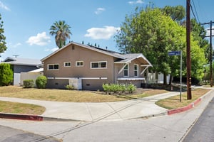 Yolanda Ave-S1107-030.jpg