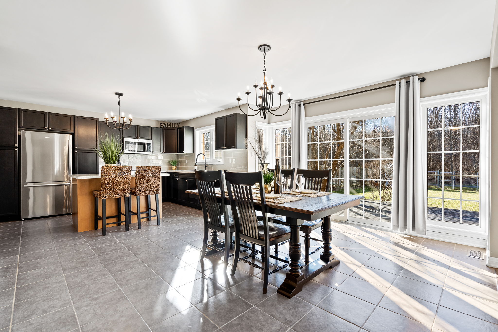  Photo 33