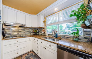 Kitchen 4