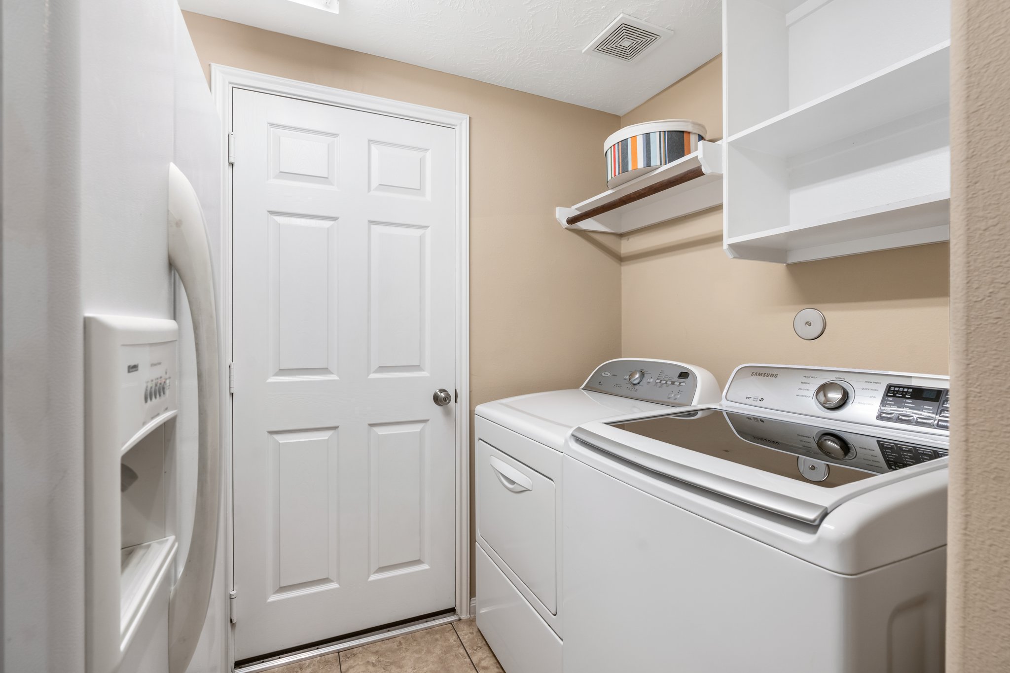  Photo 33