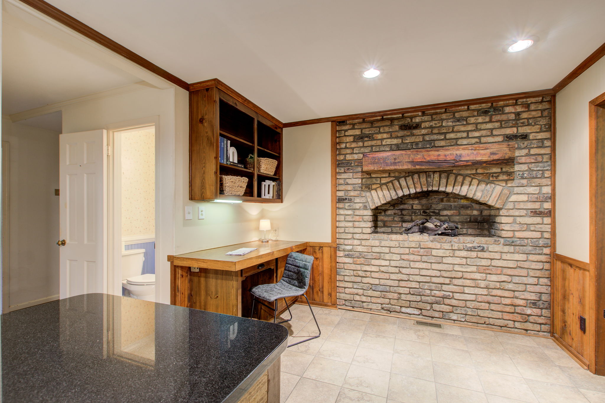 29 Kitchen w Powder Room