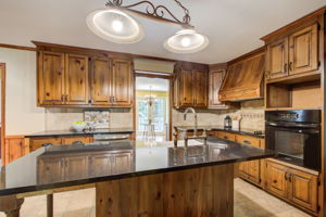 21 Kitchen B w Breakfast Area