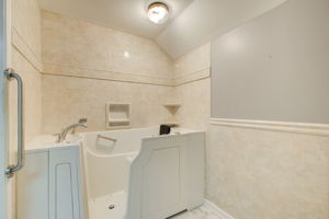 38 Main BR En Suite B