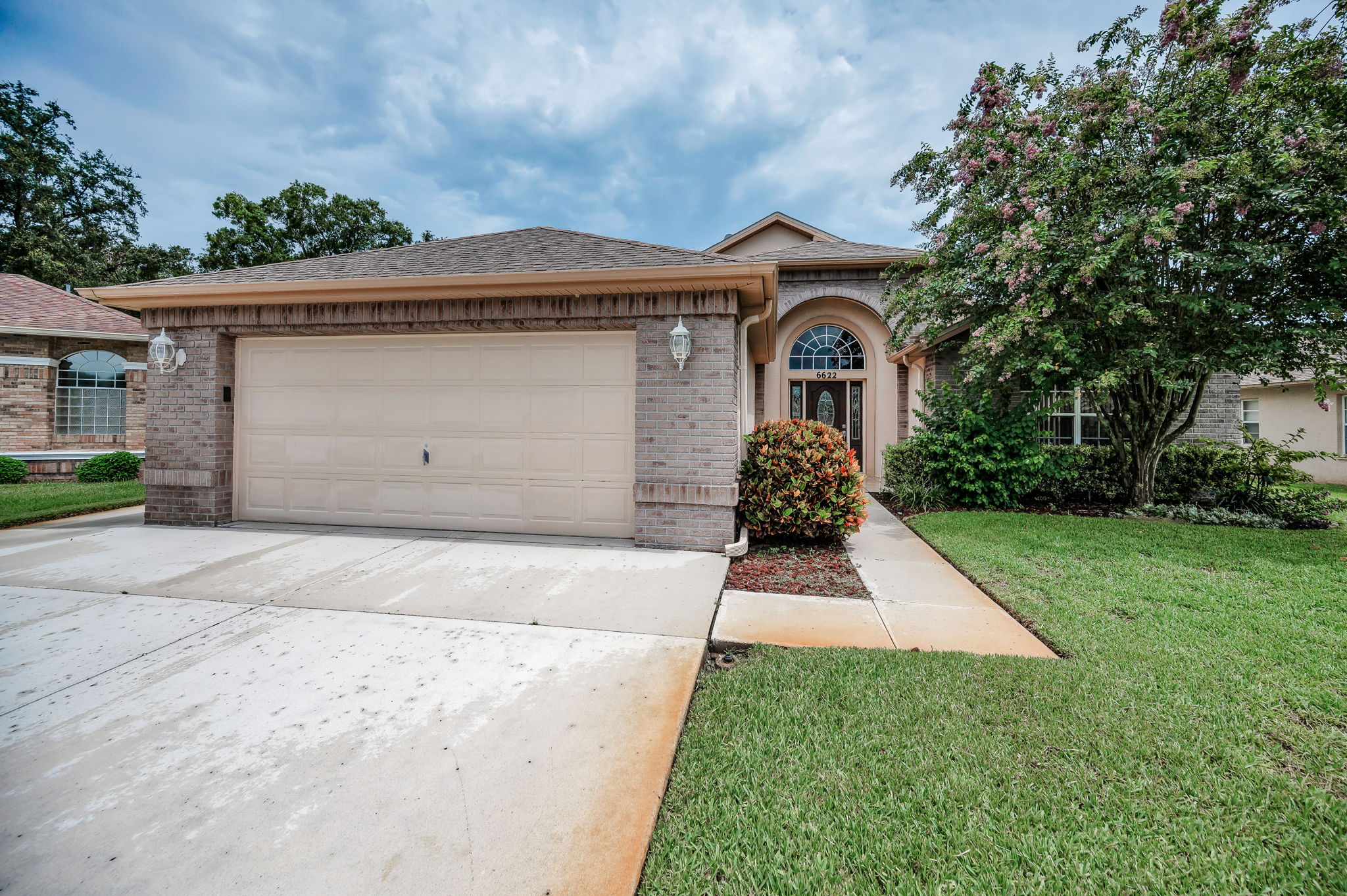 Front Exterior6