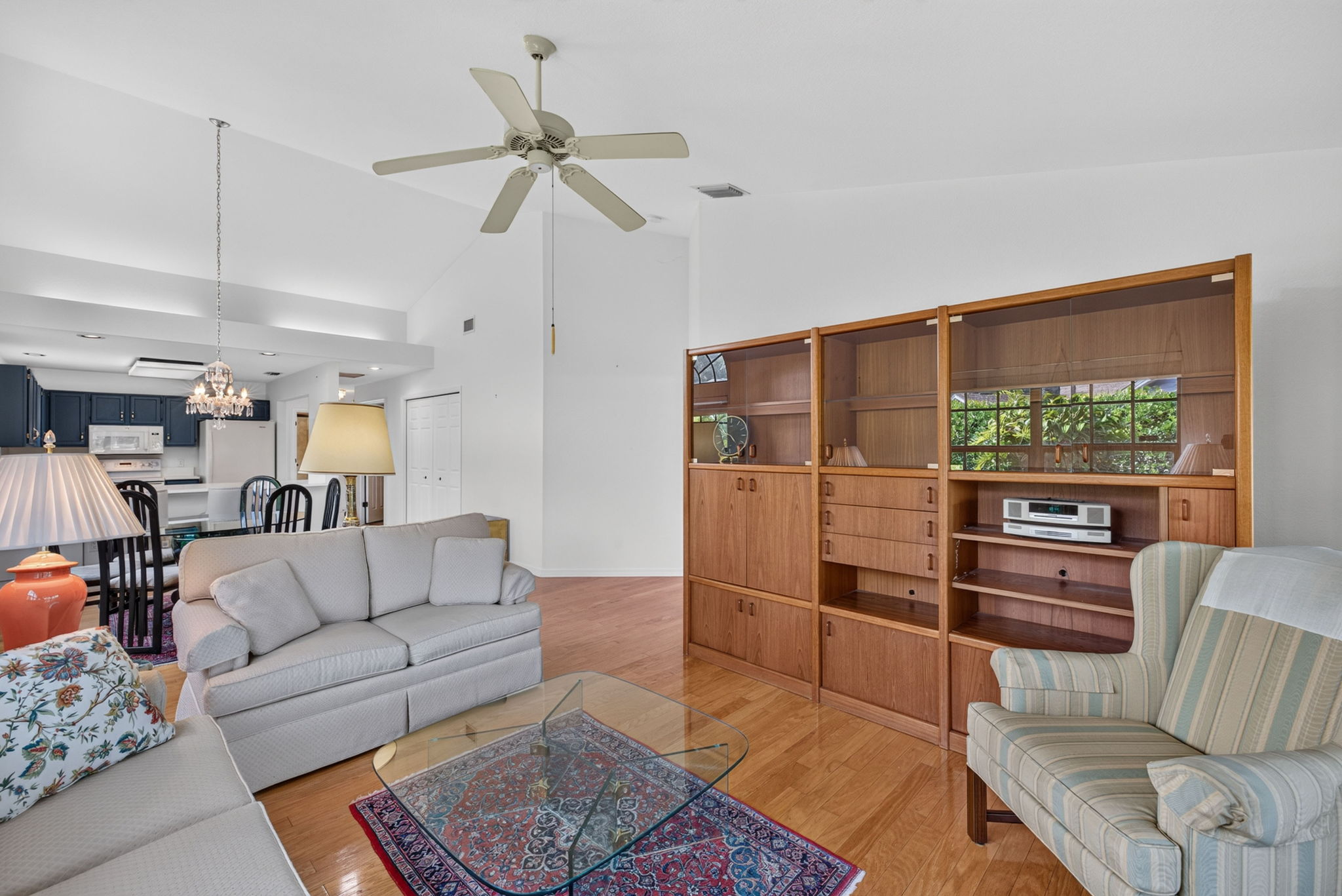Living Room 3 of 4