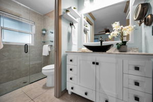 Master Bathroom1a