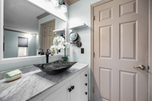 Master Bathroom1d