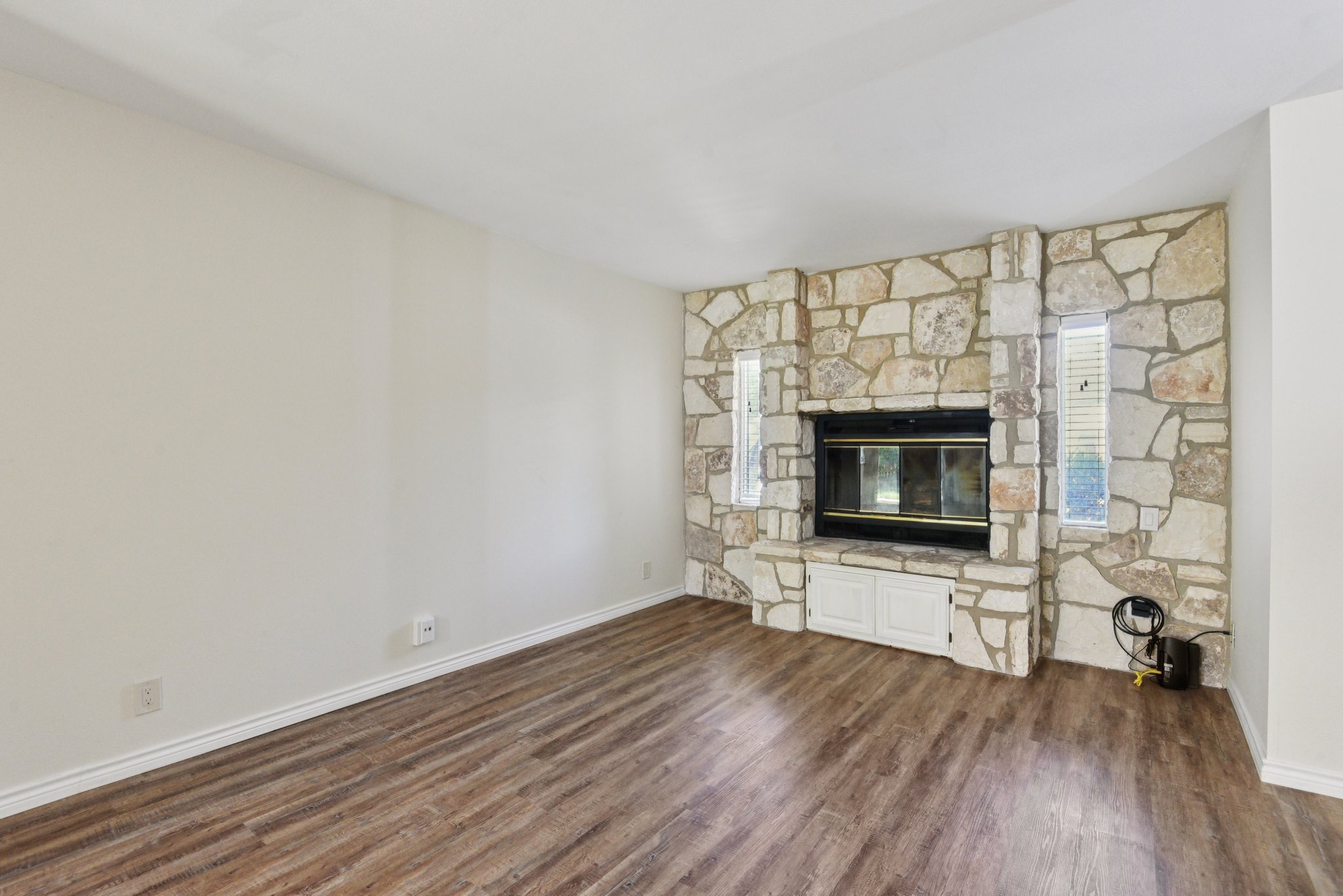 Spring Hollow Dr-S0309-009.jpg