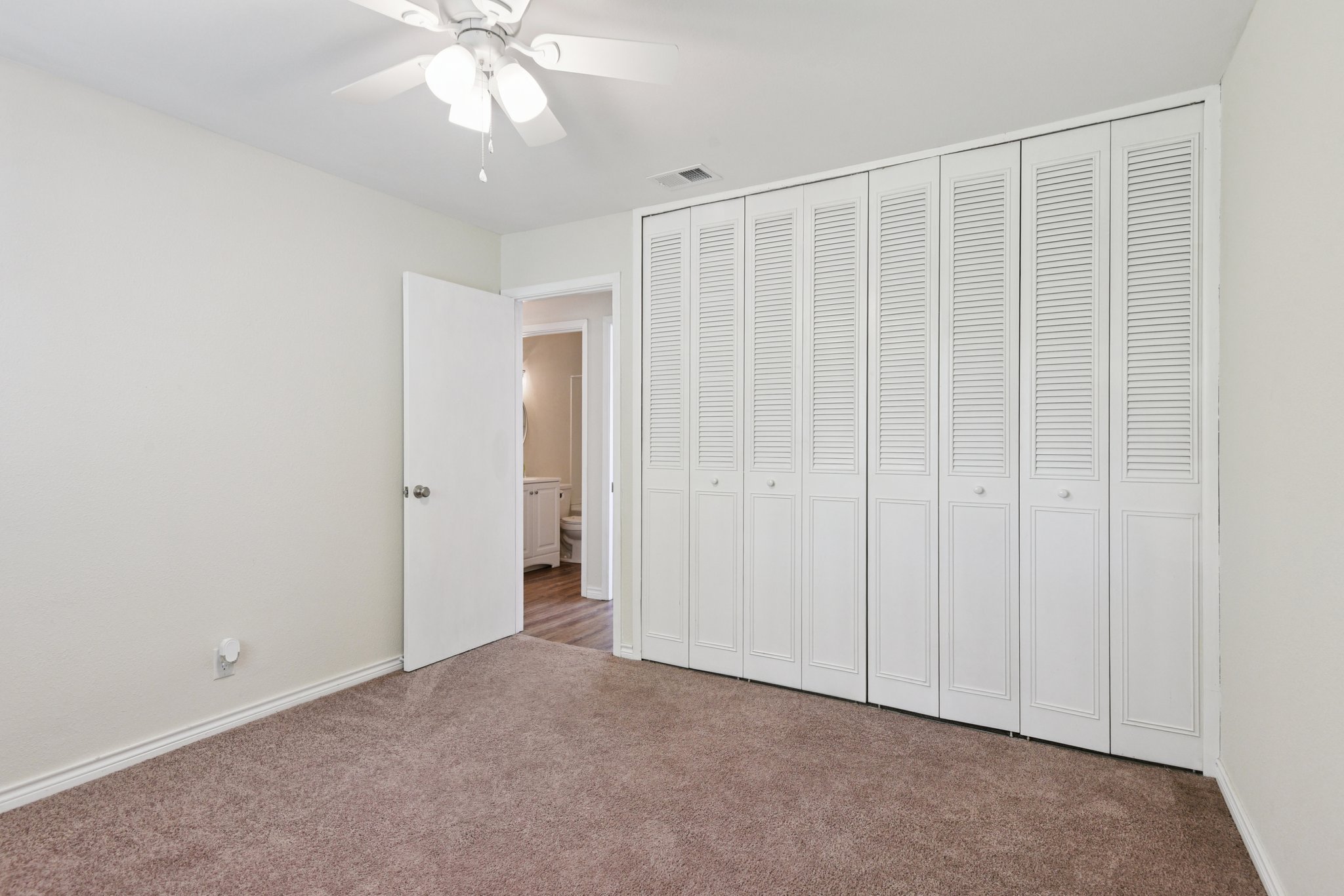 Spring Hollow Dr-S0309-026.jpg