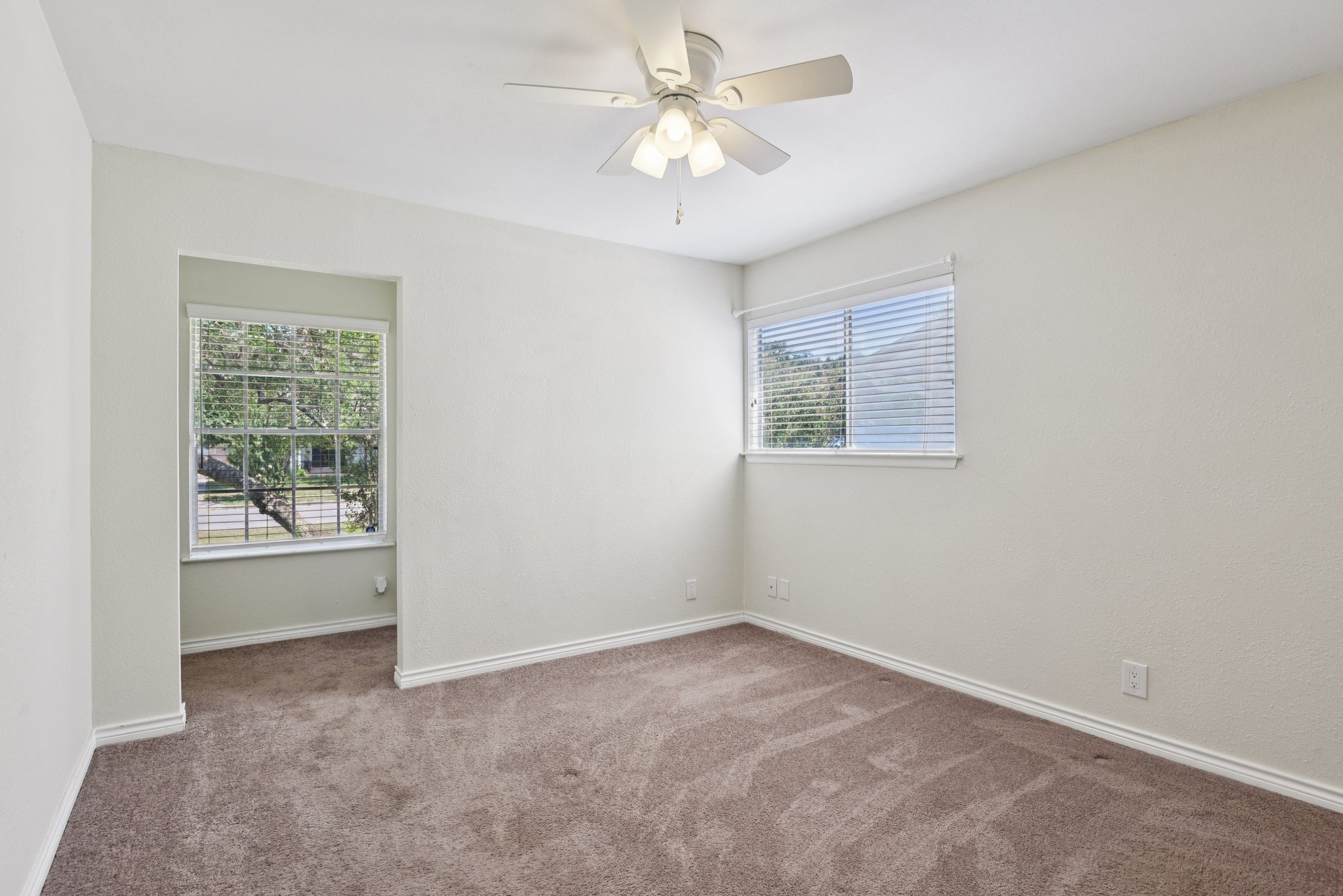 Spring Hollow Dr-S0309-027.jpg